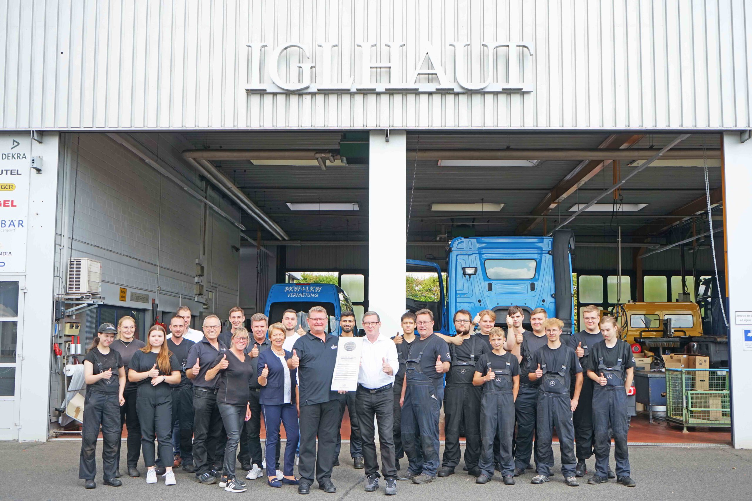 Mercedes-Benz IGLHAUT Kitzingen erhält Auszeichnung für höchste Serviceleistung von der Mercedes-Benz Group AG