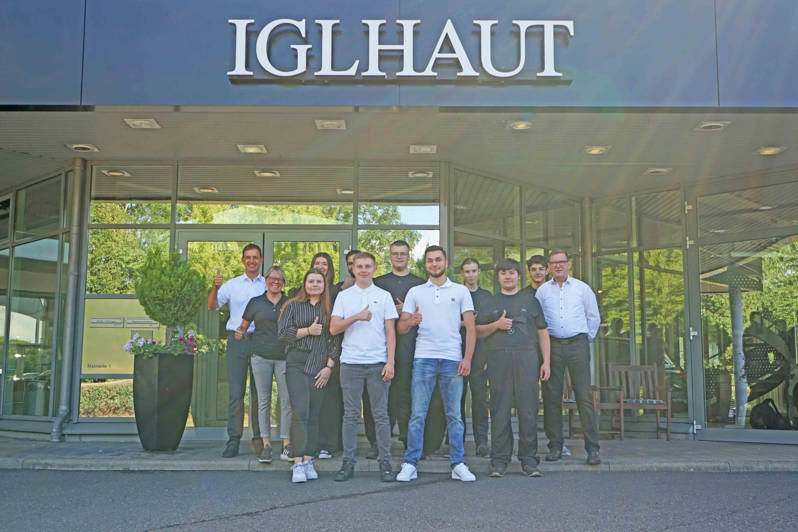 Ausbildungsstart 2022: Herzlich Willkommen im IGLHAUT Team! 